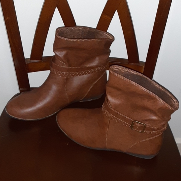 American Eagle By Payless Shoes - American Eagle size 8 1/2 boots